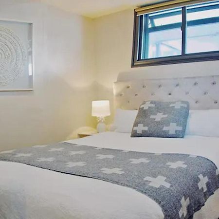 City Fringe Apartment With Sky Tower And City Views Auckland Eksteriør billede